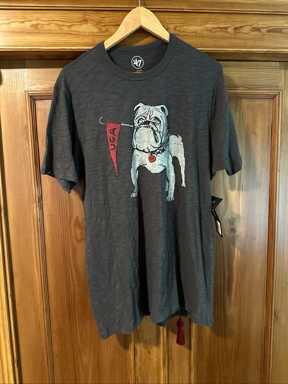47 Men's Charcoal Bulldog Graphic T-Shirt - UGA NEW with tag SZ large